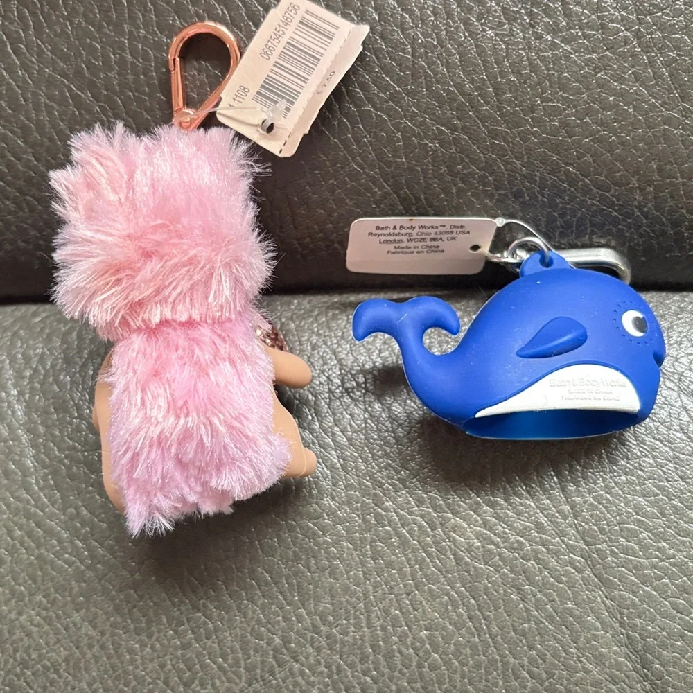 Bath and body set of two sanitizer holders in cute squirrel and whale - Picture 4 of 6